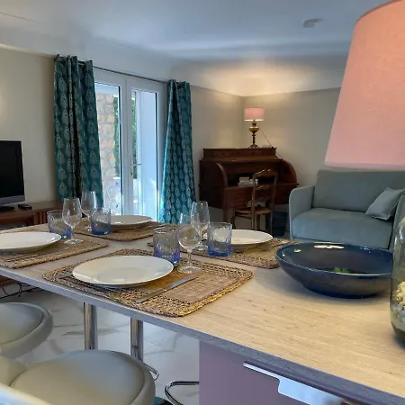 Rez-de-chaussee Dans Grand Jardin Provencal, A La Tatiana Apartment Antibes