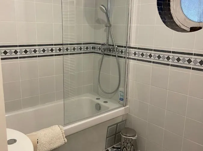 Rez-de-chaussee Dans Grand Jardin Provencal, A La Tatiana Apartment *